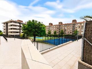 Ground floor  Milena jesenska. Bajos en venta en castellarnau