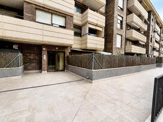 Erdgeschoss  Milena jesenska. Bajos en venta en castellarnau