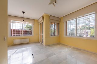 Chalet à Calle gardenias de las (env) 15. Vive el silencio del golf chalet independiente con gran parcela