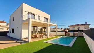 Lloguer Xalet  Francesc pujol 1. Alquiler de  chalet independiente en oasis park, vendrell