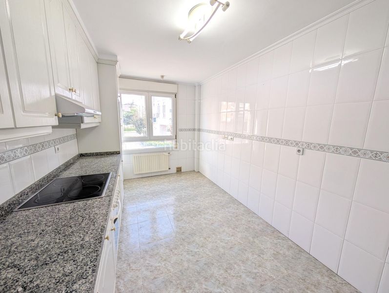 Foto a46d14ef-bd88-41ff-9378-27249e41ed8d. Etagenwohnung in calle ignacio herrero garralda 13 in Oviedo
