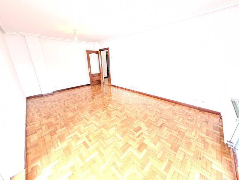 Foto ef034a37-ee94-4ad2-b768-03c922e85412. Etagenwohnung in calle ignacio herrero garralda 13 in Oviedo