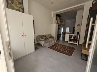 Estudi a Calle del pintor matarana 24. Loft abierto con patio exterior y gran potencial de rentabilidad