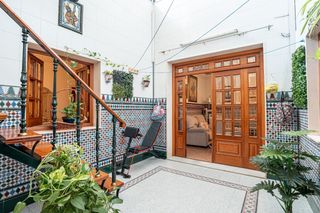 Piso en Bollullos Par del Condado. Espectacular vivienda de más de 200 m2 con 4 dormitorios, 3 baño