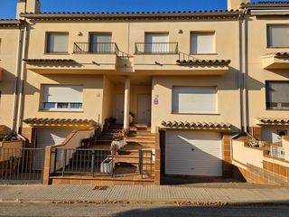 Casa adossada a Carrer VALENCIA