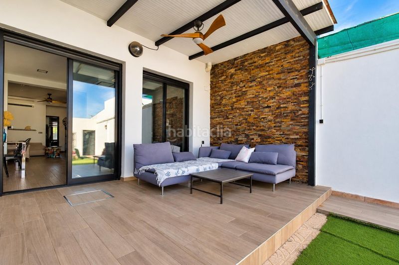 Foto e4dc01ae-2c38-489d-8b63-b3f82a62924b. Casa vivienda reformada con gran eficiencia energética en la rinconada en Rinconada (La)
