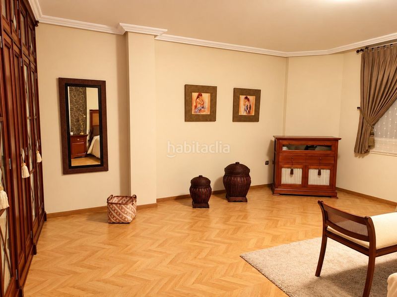 Foto 8a37f240-bc33-4958-bda8-68e89f2a3138. Piso una vivienda difícil de encontrar 280 m2, 4 dormitorios, 4 baños y doble garaje en Abarán