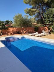 Xalet a Escandinavia-Cautivador. Chalet acogedor en, alfaz del pi  ideal para familias