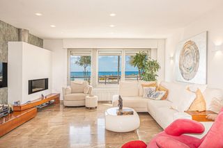 Casa  Calle vicari joaquim fuster. Vivir el mediterráneo desde una residencia única en portixol