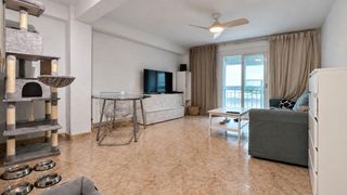 Appartement  Calle navarra 2. Piso exterior de 3 dormitorios con balcón y trastero en pleno ce