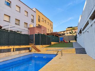 Planta baja en Eixerit 5. Listo para entrar a vivir con parking, trastero y piscina en els