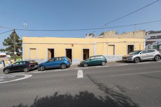House  Visvique alto. Antiguo restaurante de 123 m2 a reformar en visvique  arucas