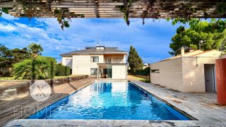 Chalet  Avenida avenida buenos aires. Excepcional unifamiliar donde el espacio se integra en la natura