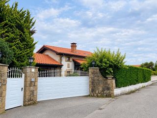Chalet  Calle cortiguera. El arte de una vida extraordinaria. una propiedad única y exclus