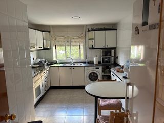 Appartamento  Arago d'. Amplio piso de 4 habitaciones y dos balcones en riera miró, reus