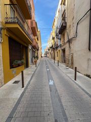 Semi detached house in Sant Mateu. Casa adosada de pueblo, 4 plantas, 3 viviendas y un local, ideal