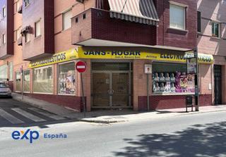 Local Comercial a Calle julio burell 67. Grandioso local comercial en linares !!