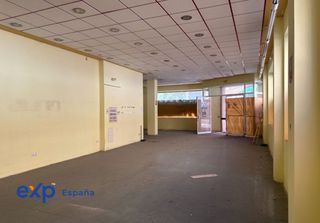 Business premise in Calle julio burell 67. Grandioso local comercial en linares !!