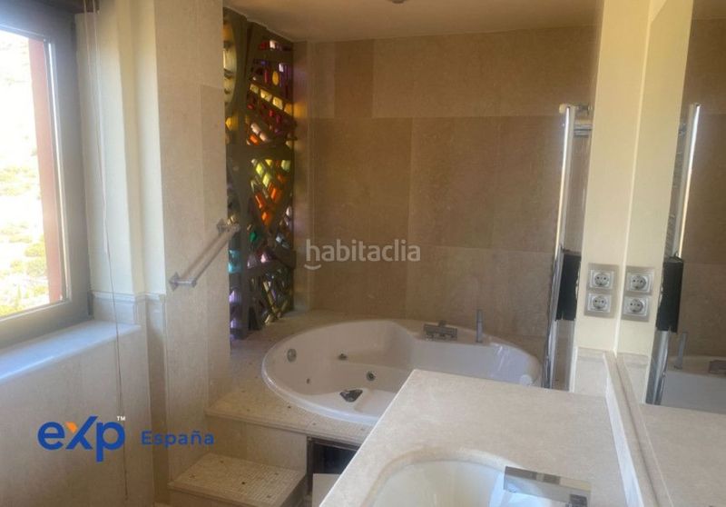 Foto e7d17bec-2d24-4563-b136-9133a331da17. Xalet amb calefacció aparcament piscina a Velilla - Velilla Taramay Almuñécar