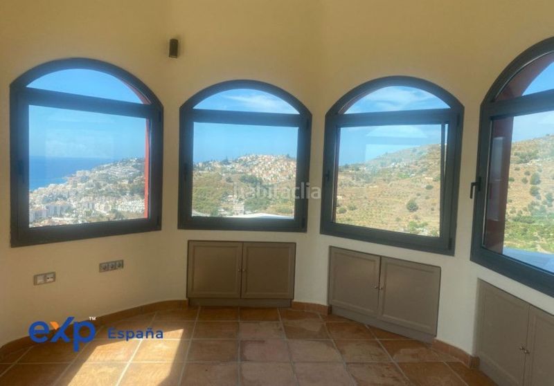 Foto e9551e45-a0d0-4ba6-a569-e9f74fb227a4. Xalet amb calefacció aparcament piscina a Velilla - Velilla Taramay Almuñécar