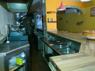 Local commercial à Sant Ramon - Maternitat. Bar en venta y alquiler en les corts  licencia c2 y salida de hu