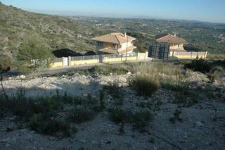 Terreno residencial en Cumbres de Calicanto. Terreno en venta en calle felipe ii, 83