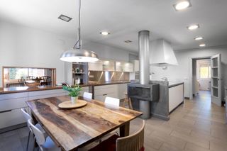 Chalet à Cardedeu. Chalet de campo, con varias edificaciones. terreno plano y valla