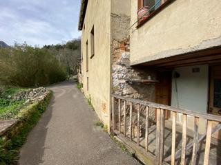 Casa en Zona Rural. Casa y conjunto de fincas 17.000 m2 en mieres. a 15 minutos de o