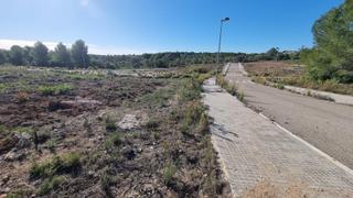 Residential Plot in Carrer carrer de les farigoles 32. Gran terreno esquinero
