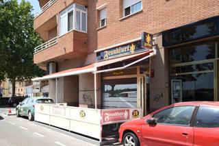 Local commercial à Sant Vicenç dels Horts. Oportunidad de inversión barfrankfurt con 5 rentabilidad!