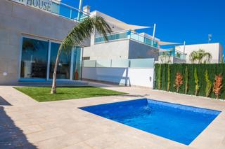 Chalet  Calle calle maestro francisco chumilla. Tu hogar junto a serena golf, en los alcazares