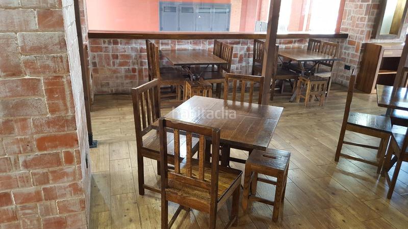 Foto af0bf3b5-d429-4311-8541-0d452e567453. Location local commercial dans calle calle pepín rodríguez 2 dans Oviedo