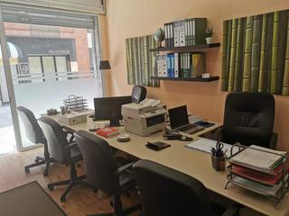 Lloguer Local Comercial a Calle fray ceferino 51. Oficina en frente al alsa  pumarín!