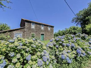 Casa a Lugar cimadevila. Oportunidad de oro en el corazón del camino de santiago!