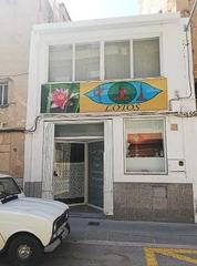 Local Comercial a Carrer murada de baix 23. Local, casa o centro de yoga, tú decides!
