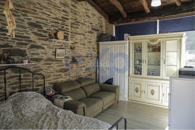 Foto e8fb1652-461e-4d35-8eb5-3b288b61beb7. Masia a lugar oca abaixo 3 a Touro