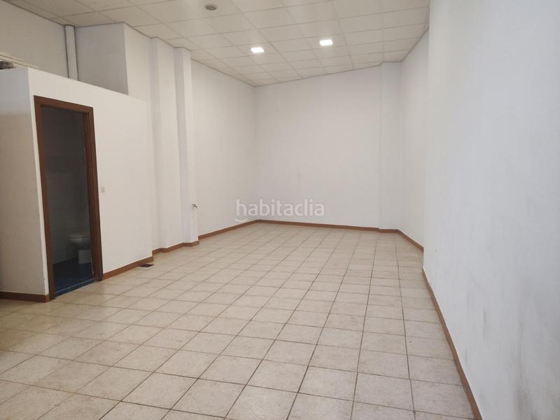 Foto 382c25fe-68fe-4b42-919b-6009cabadee3. Rent business premise in calle calle del cabo peñas 6 in Oviedo