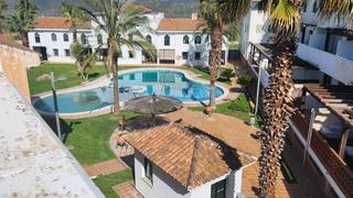 Casa a Iznalloz. Chalet en iznalloz con piscina