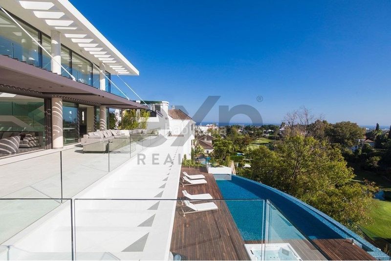 Foto 20deaaff-4cab-4f65-82eb-81234539fd2c. Casa amb aparcament piscina a La Quinta Benahavís