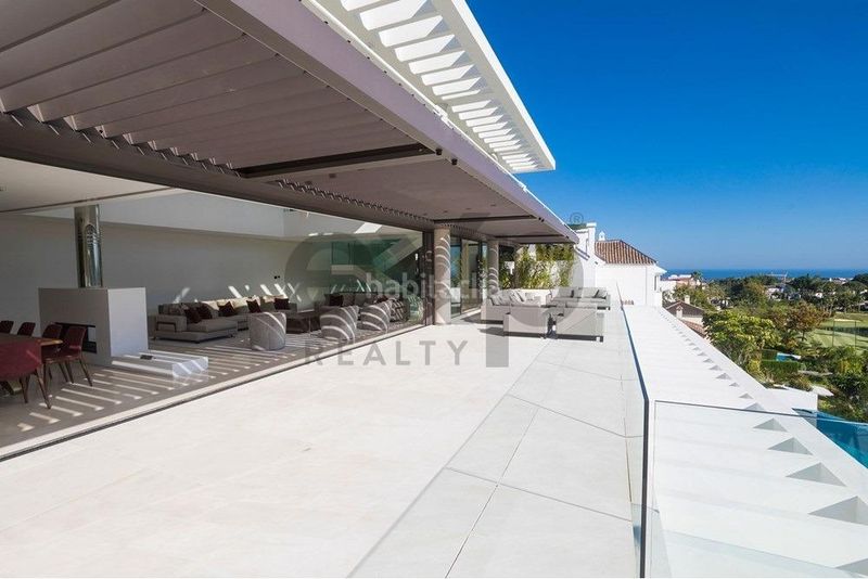 Foto 3853eb95-2278-4308-822e-37272eba6ef9. Casa amb aparcament piscina a La Quinta Benahavís