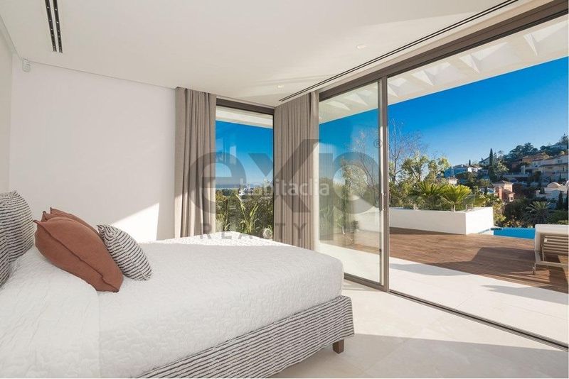 Foto b3616bfa-11e2-45a8-8fc7-785772f63b01. Casa amb aparcament piscina a La Quinta Benahavís