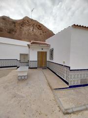 Casa a Guadix. Casa cueva en bácor