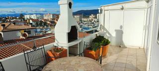 Apartamento en Santa Margarida. Piso 2 habitaciones y dos baños  con vistas al canal, mar y mont