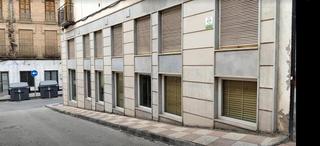 Aparcament cotxe  Calle real. Tu plaza de garaje en el centro de pinos puente te está esperand
