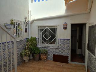 Maison à Monòver. Casa de pueblo pareada con terraza y vistas en casas del señor m