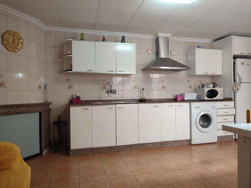 Foto e2ff71de-c33f-45ed-b70c-ab9ad2690c69. Casa  de pueblo pareada con terraza y vistas en casas del señor monóvar en Monòver