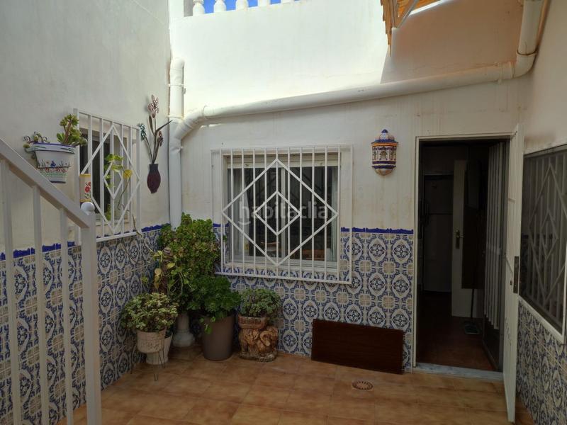 Foto e6b66b6f-bdd2-440b-b572-31821cc66706. Casa  de pueblo pareada con terraza y vistas en casas del señor monóvar en Monòver