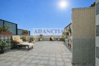 Àtic a La Laguna. Maravilloso atico con 2 salones , terraza , garaje y piscina com