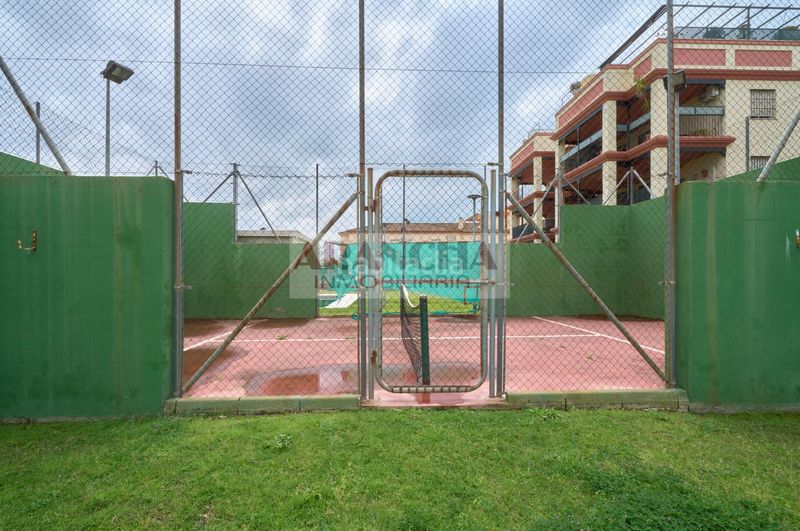 Foto eab4fed8-2109-43c1-8aa9-06fd5642b639. Àtic amb aparcament piscina a La Laguna Chipiona