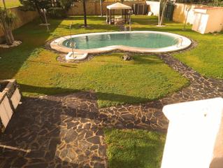 Xalet a Las Tres Piedras - Costa Ballena. Chalet de 240m con piscina en parcela de 1400m